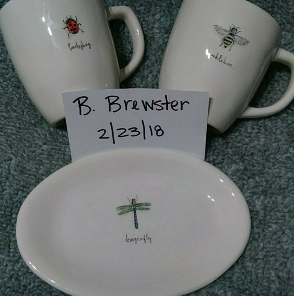 Rae Dunn mugs and oval